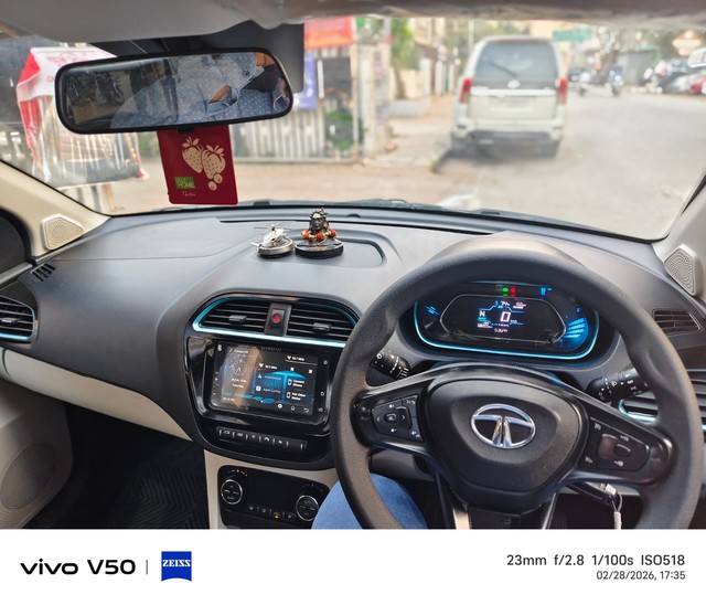 Second-hand 2023 Tata Tiago XZ Plus for sale in Allahabad-3