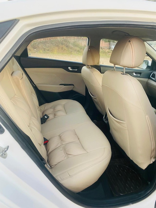 Hyundai Verna CRDi 1.6 SX Second-hand 2019 Hyundai Verna CRDi 1.6 SX for sale in Ahmedabad-10