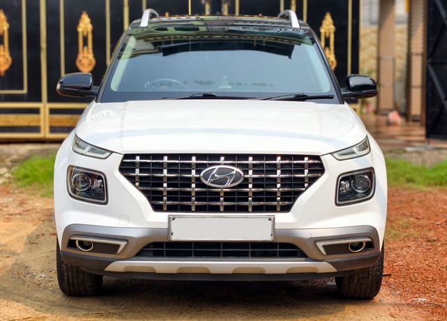 Hyundai Venue एसएक्स Dual Tone टर्बो बीएस4 Second-hand 2019 Hyundai Venue एसएक्स Dual Tone टर्बो बीएस4 for sale in Kolkata