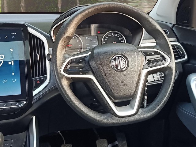 Second-hand 2022 MG Hector Shine MT for sale in New Delhi-7