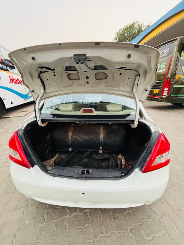 Second-hand 2012 Maruti Suzuki Swift Dzire ZXI for sale in Lucknow-3