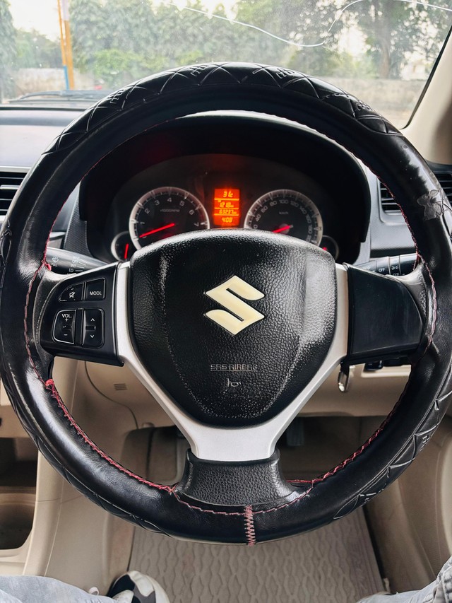 Second-hand 2012 Maruti Suzuki Swift Dzire ZXI for sale in Lucknow-8