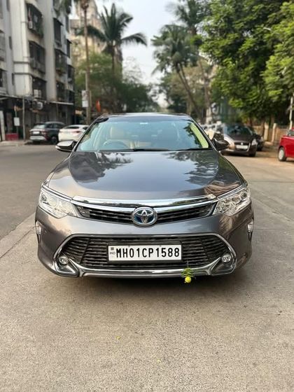 2017 Toyota Camry हाइब्रिड
