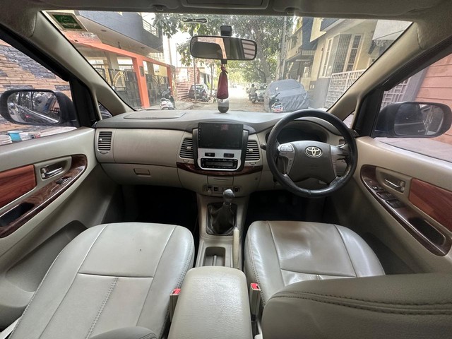 Second-hand 2012 Toyota Innova 2.5 VX (Diesel) 7 Seater for sale in Bangalore-8