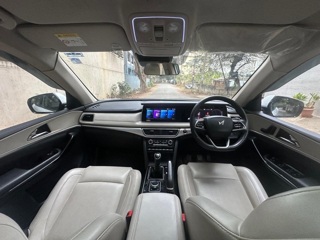 Second-hand 2022 Mahindra XUV700 AX5 7 Str BSVI for sale in Bangalore-10