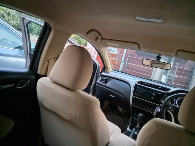 Second-hand 2017 Honda City i-VTEC CVT V for sale in New Delhi-6