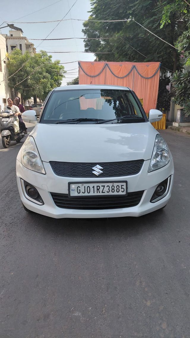 Maruti Suzuki Swift वीएक्सआई Second-hand 2017 Maruti Suzuki Swift वीएक्सआई for sale in Ahmedabad