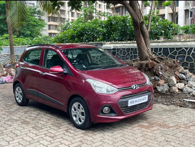 Hyundai Grand i10 स्पोर्टज़ Second-hand 2014 Hyundai Grand i10 स्पोर्टज़ for sale in Mumbai