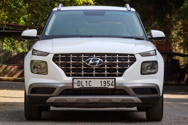 Hyundai Venue एस रेनफोर्स्ड बीएस4 Second-hand 2020 Hyundai Venue एस रेनफोर्स्ड बीएस4 for sale in New Delhi