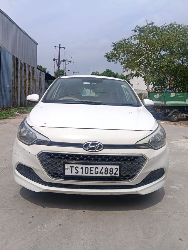 Hyundai i20 Magna 1.2 Second-hand 2015 Hyundai i20 Magna 1.2 for sale in Hyderabad