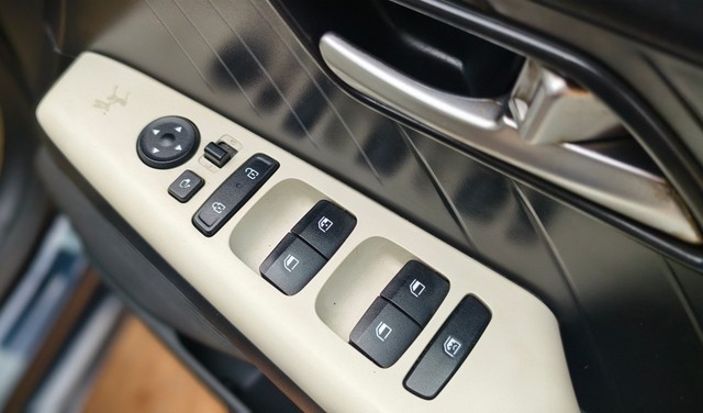 Second-hand 2023 Hyundai Verna SX for sale in Kolkata-15