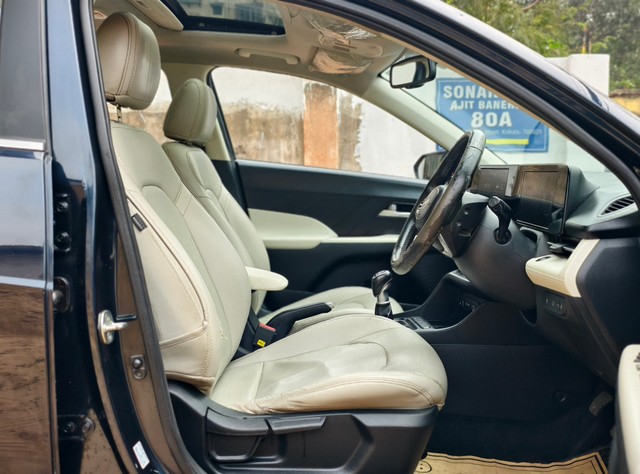 Second-hand 2023 Hyundai Verna SX for sale in Kolkata-5