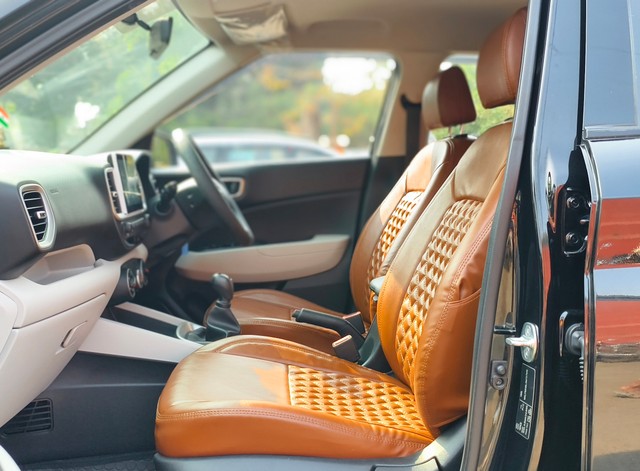 Second-hand 2025 Hyundai Venue S for sale in Kolkata-12