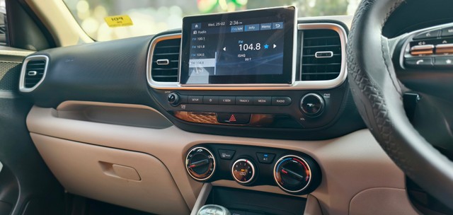 Second-hand 2025 Hyundai Venue S for sale in Kolkata-16