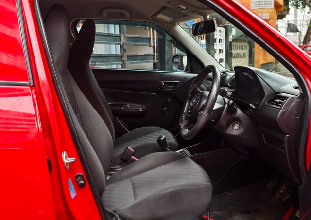 Second-hand 2020 Maruti Swift LXI for sale in Kolkata-4