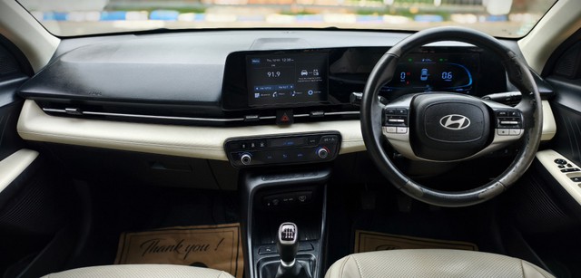 Second-hand 2023 Hyundai Verna SX for sale in Kolkata-9