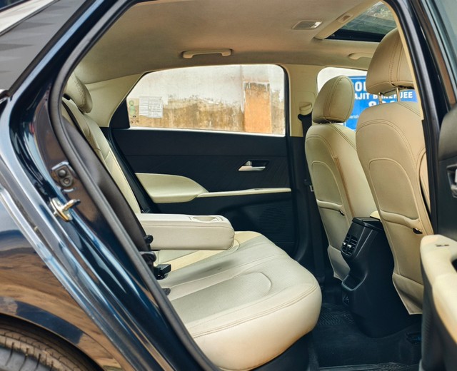 Second-hand 2023 Hyundai Verna SX for sale in Kolkata-8