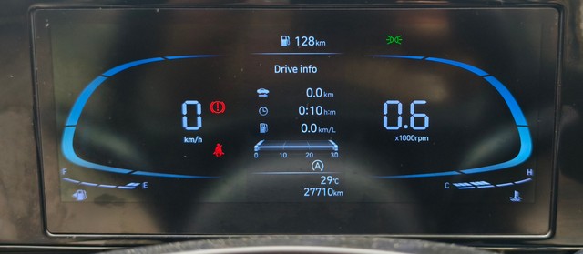 Second-hand 2023 Hyundai Verna SX for sale in Kolkata-12