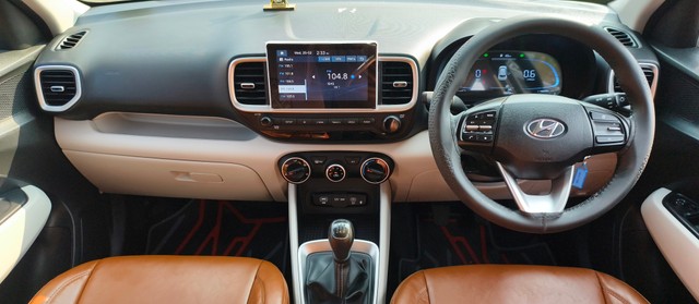 Second-hand 2025 Hyundai Venue S for sale in Kolkata-14