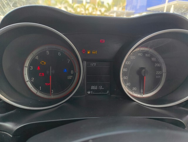 Second-hand 2018 Maruti Suzuki Swift VXI for sale in Nagpur-3