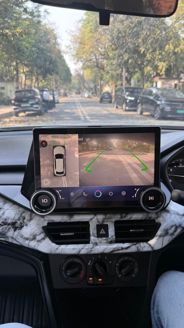 Second-hand 2024 Maruti Suzuki Brezza Lxi for sale in New Delhi-10