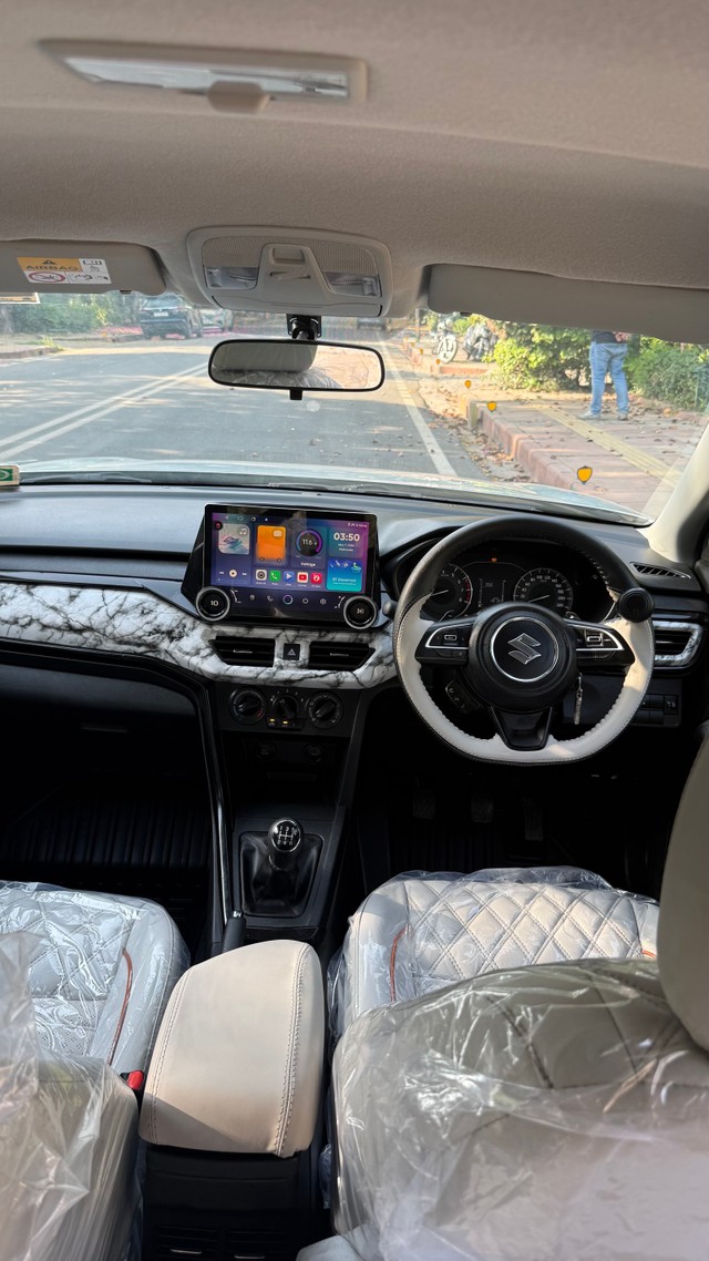 Second-hand 2024 Maruti Suzuki Brezza Lxi for sale in New Delhi-11