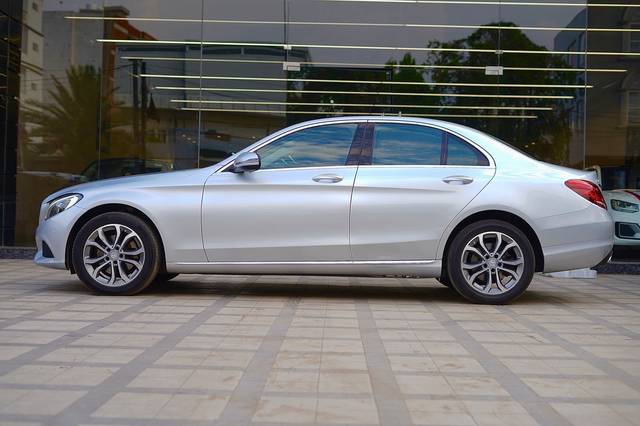 https://images10.gaadi.com/usedcar_image/C7F88B65-D804-44D4-B94A-860BBEA02101/original/c08e0565-9ffd-404d-81aa-7185b853e902.jpg?imwidth=6402