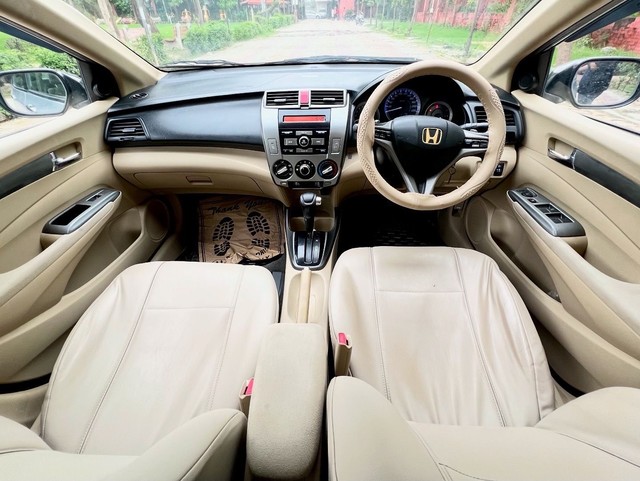Second-hand 2014 Honda City i VTEC CVT VX for sale in New Delhi-9