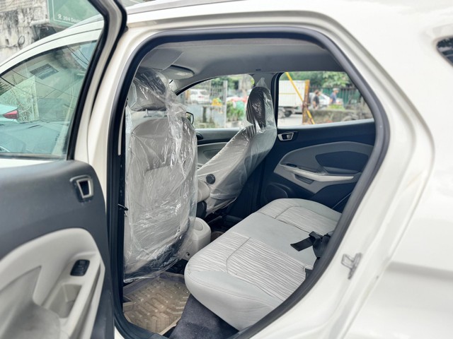 Second-hand 2016 Ford Ecosport 1.5 Petrol Titanium Plus BSIV for sale in New Delhi-7