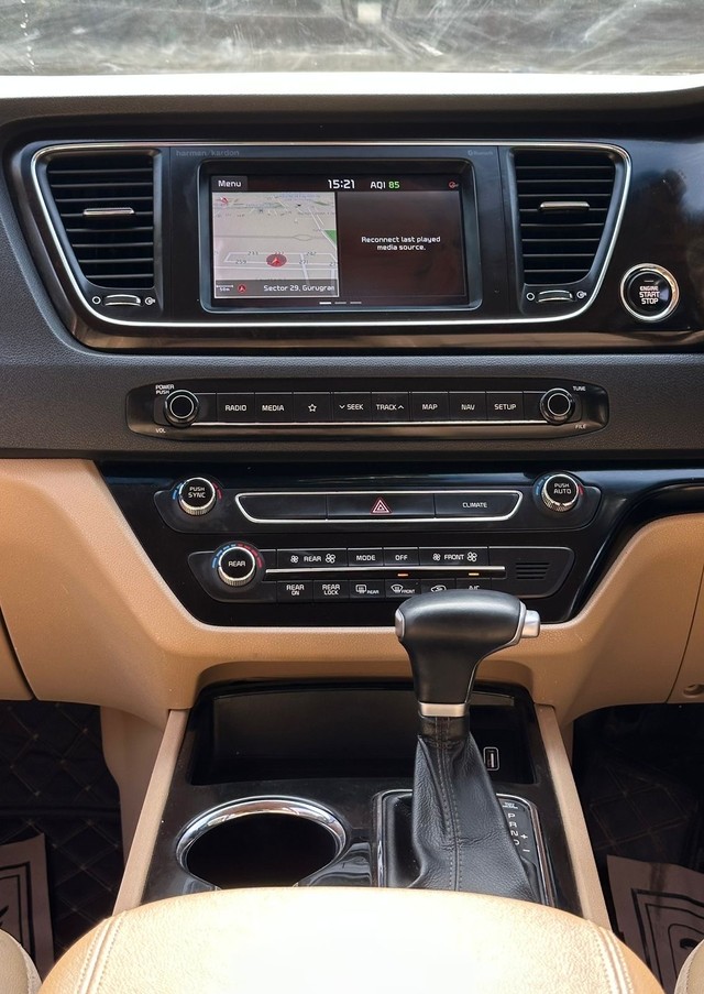 Second-hand 2021 Kia Carnival Limousine Plus for sale in New Delhi-6