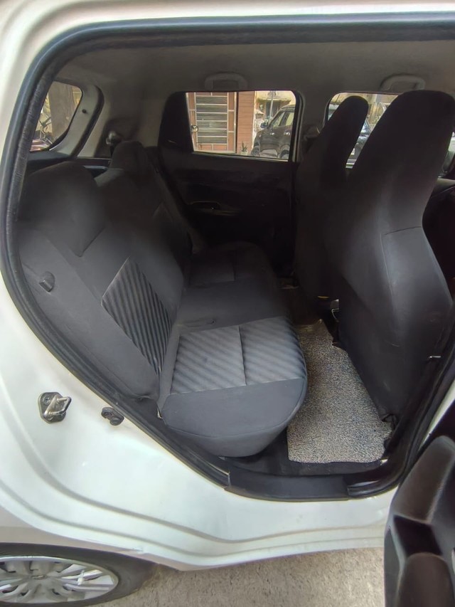 Second-hand 2020 Maruti Swift LXI for sale in New Delhi-12