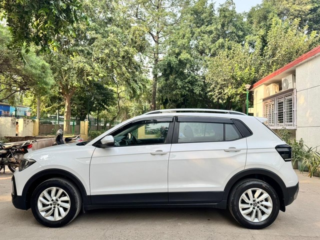 Second-hand 2022 Volkswagen Taigun 1.0 TSI Highline AT BSVI for sale in New Delhi-2