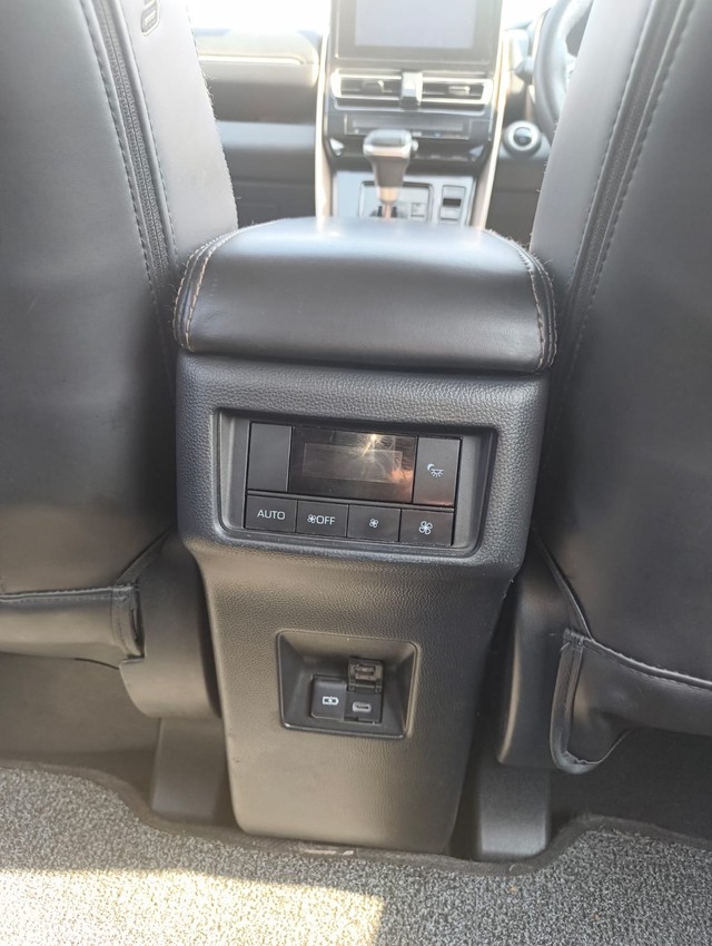 Second-hand 2023 Maruti Invicto Zeta Plus 7Str for sale in New Delhi-17