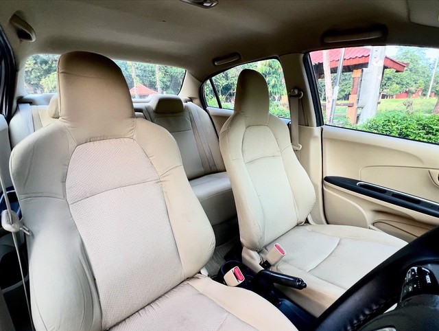 Second-hand 2016 Honda Amaze VX CVT i-VTEC for sale in New Delhi-7