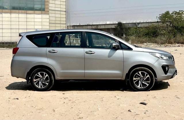 Toyota Innova Crysta 2.4 GX 7 STR AT Second-hand 2020 Toyota Innova Crysta 2.4 GX 7 STR AT for sale in New Delhi-1