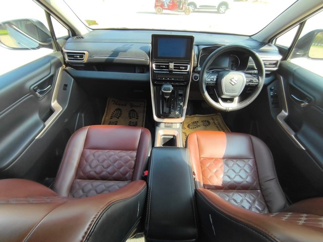 Second-hand 2023 Maruti Invicto Zeta Plus 7Str for sale in New Delhi-20