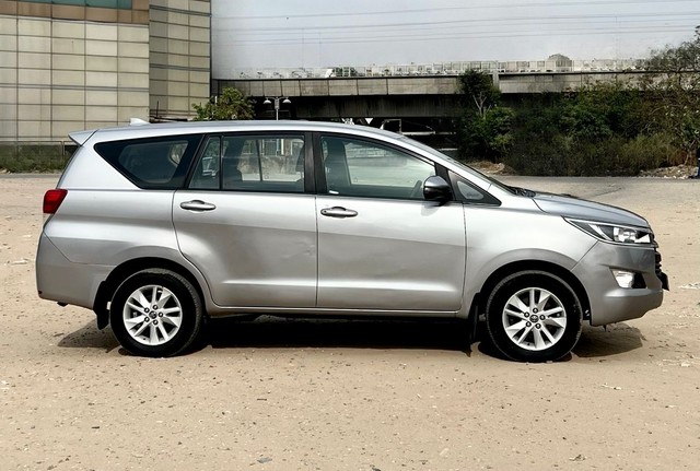 Toyota Innova Crysta 2.4 GX MT BSIV Second-hand 2017 Toyota Innova Crysta 2.4 GX MT BSIV for sale in New Delhi-1