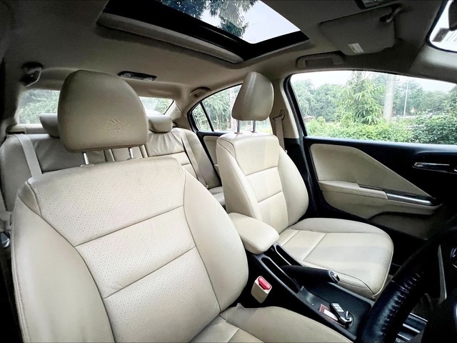 Second-hand 2018 Honda City Anniversary i-VTEC CVT ZX for sale in New Delhi-15