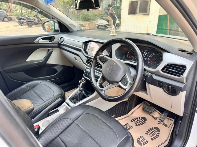 Second-hand 2022 Volkswagen Taigun 1.0 TSI Highline AT BSVI for sale in New Delhi-13