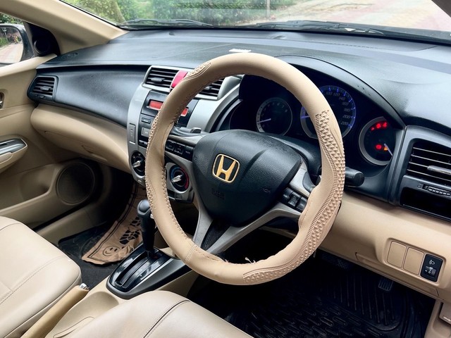 Second-hand 2014 Honda City i VTEC CVT VX for sale in New Delhi-7