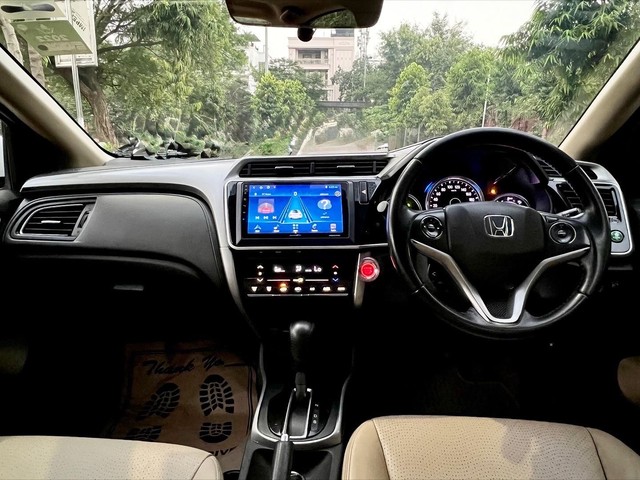 Second-hand 2018 Honda City Anniversary i-VTEC CVT ZX for sale in New Delhi-12