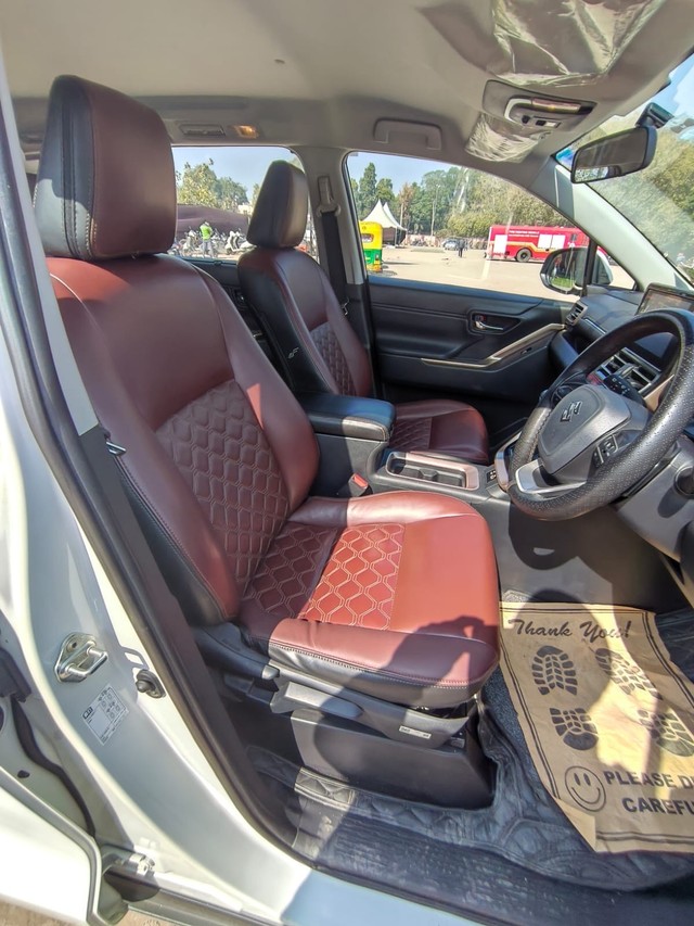 Second-hand 2023 Maruti Invicto Zeta Plus 7Str for sale in New Delhi-22