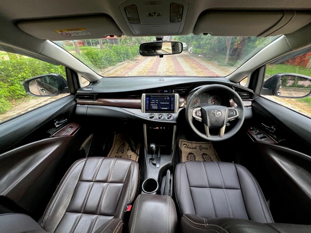 Second-hand 2019 Toyota Innova Crysta 2.8 GX AT BSIV for sale in New Delhi-8