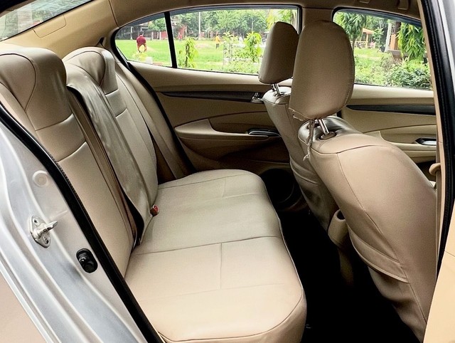 Second-hand 2014 Honda City i VTEC CVT VX for sale in New Delhi-8