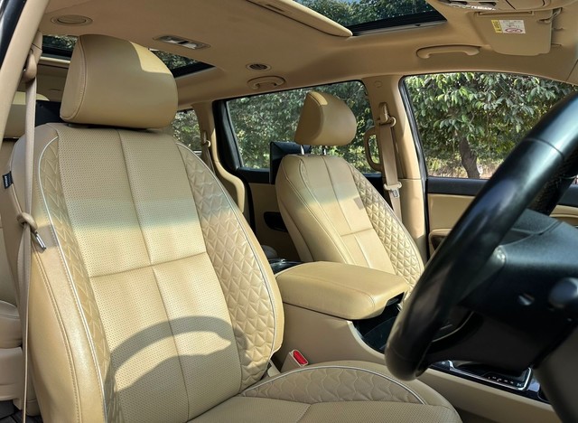 Second-hand 2021 Kia Carnival Limousine Plus for sale in New Delhi-4