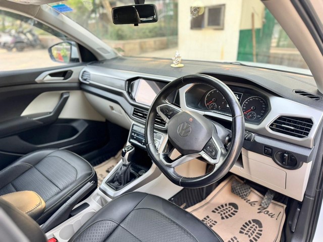 Second-hand 2022 Volkswagen Taigun 1.0 TSI Highline AT BSVI for sale in New Delhi-9