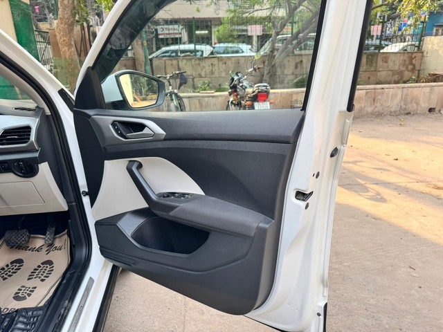 Second-hand 2022 Volkswagen Taigun 1.0 TSI Highline AT BSVI for sale in New Delhi-5