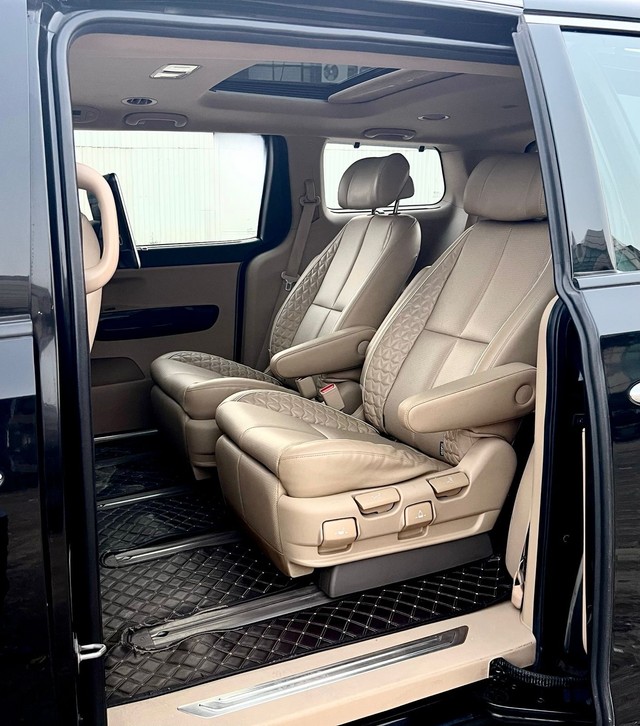 Kia Carnival Limousine Plus Second-hand 2021 Kia Carnival Limousine Plus for sale in New Delhi-11