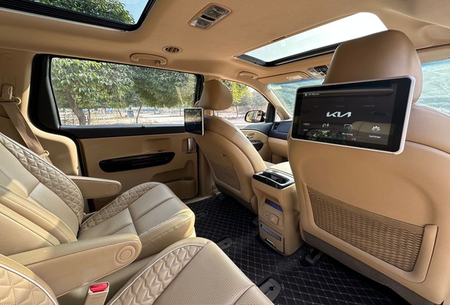 Second-hand 2021 Kia Carnival Limousine Plus for sale in New Delhi-8