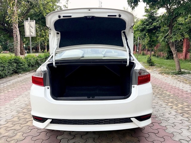 Second-hand 2018 Honda City Anniversary i-VTEC CVT ZX for sale in New Delhi-11